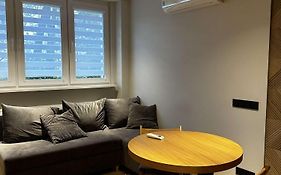 Apartament- Metro Trocka